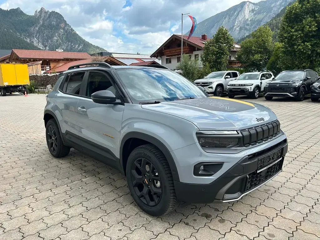 Neu Jeep Avenger North 145 PS (106 kW) 2026 Grau SUV