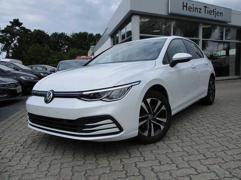 Weiß Gebraucht 2020 VW Golf VIII United Limousine | 17.990 € (Fairer Preis) - Bild 1/4