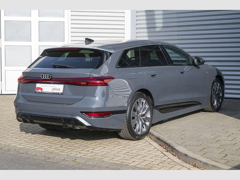 Używany Audi A6 e-tron S-Line 210 kW (286 KM) 2025 Szary Kombi