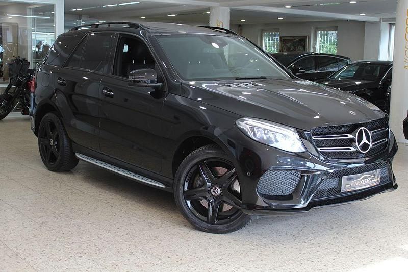 Schwarz/baltic black Gebraucht 2018 Mercedes GLE400 AMG line SUV | 38.490 € (Fairer Preis) - Bild 1/4