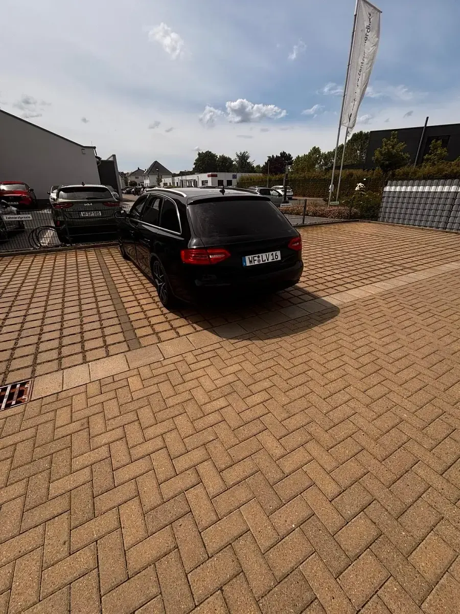 Gebraucht Audi A4 143 PS (105 kW) 2011 Schwarz Kombi