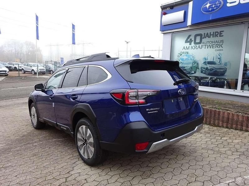 Neu Subaru Outback Platinum 169 PS (124 kW) 2025 Sapphire blue Kombi