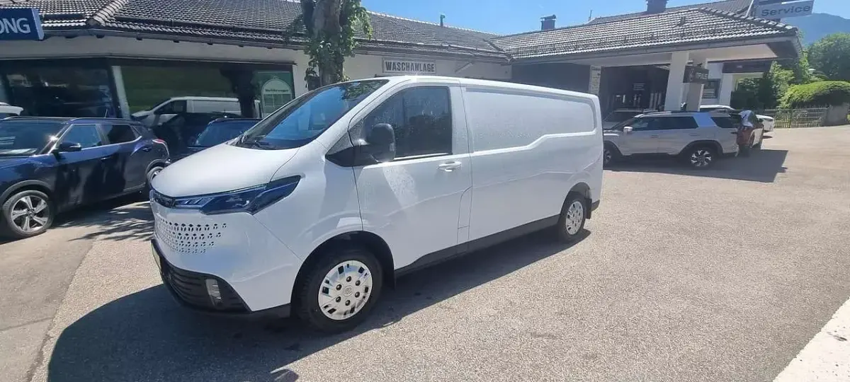 Neu Maxus V70 147 PS (108 kW) 2026 Warm white Van