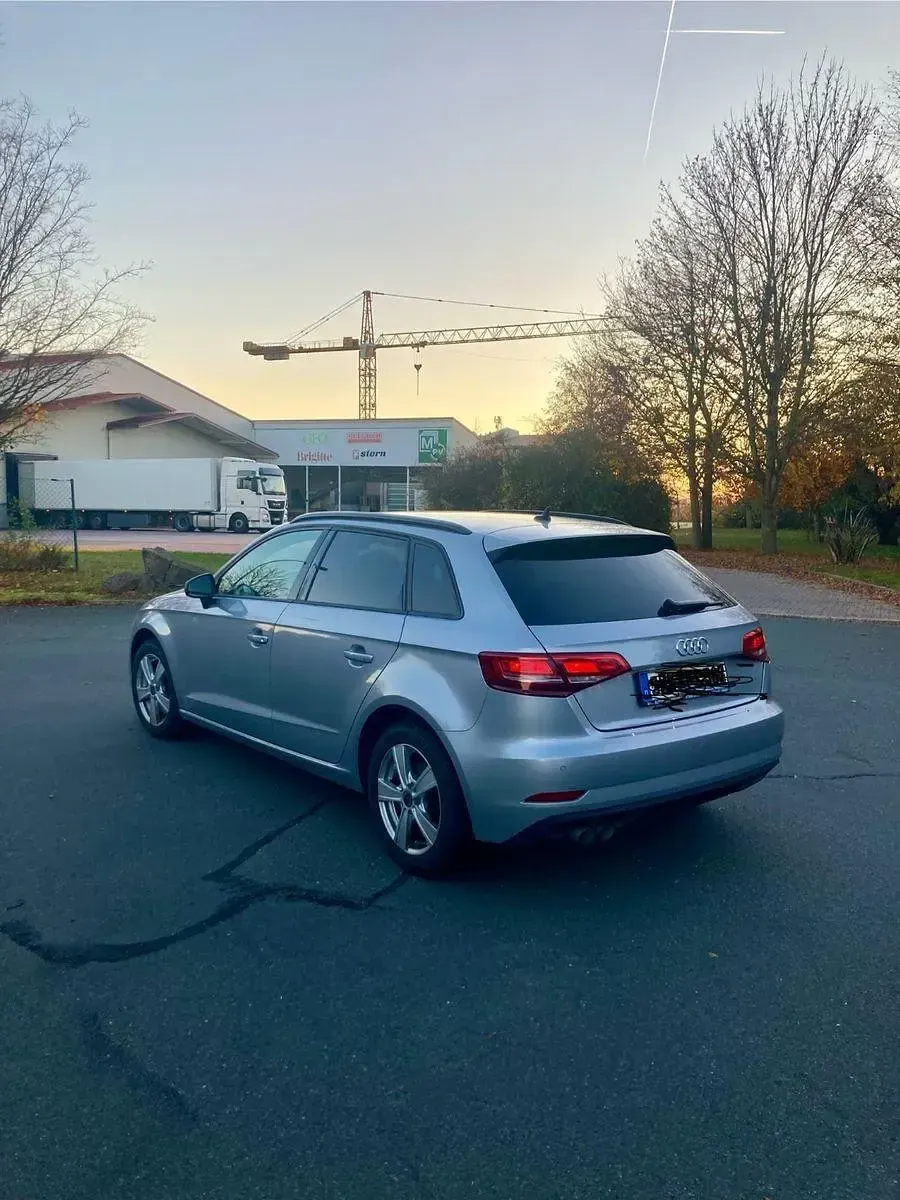 Gebraucht Audi A3 Sportback Advanced 150 PS (110 kW) 2020 Schwarz Kleinwagen