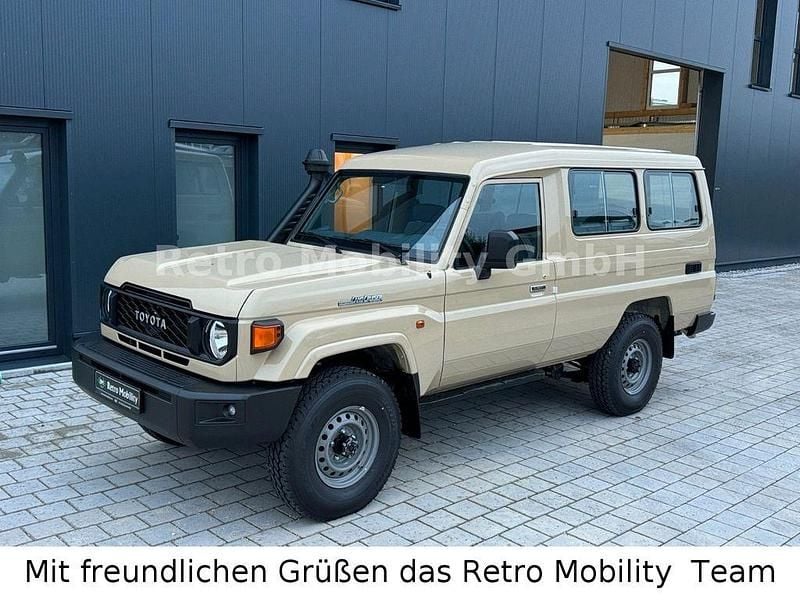 Neu Toyota Land Cruiser Basis 228 PS (167 kW) 2026 Beige SUV