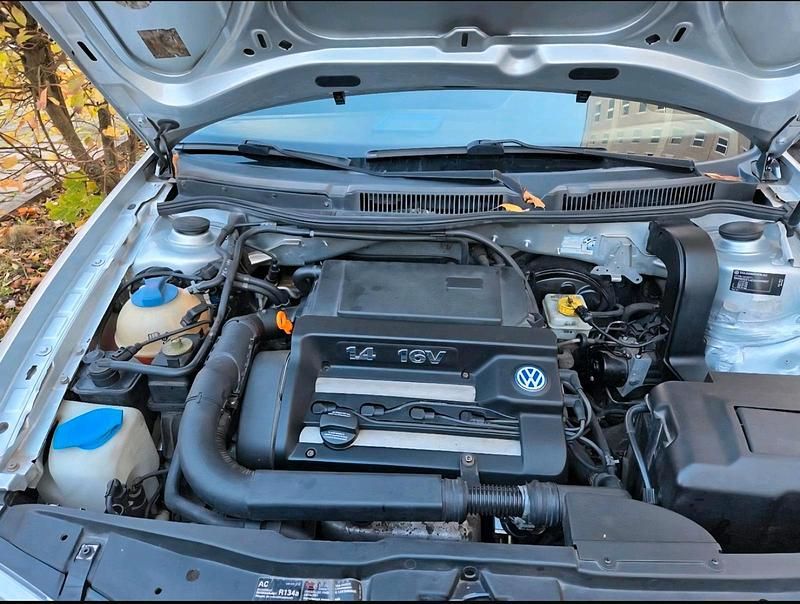 Silber Gebraucht 2001 VW Golf IV Limousine | 1.500 € (Fairer Preis) - Bild 1/4