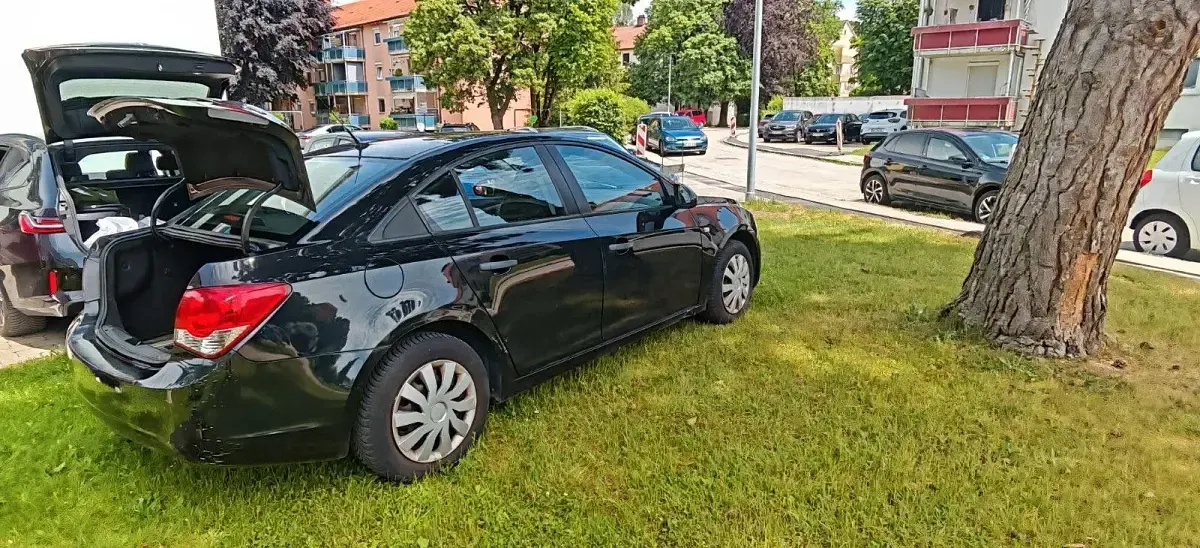 Gebraucht Chevrolet Cruze 124 PS (91 kW) 2011 Schwarz Limousine
