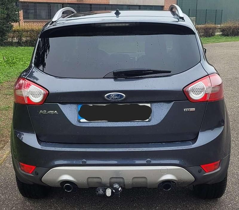 Gebraucht Ford Kuga Titanium 136 PS (100 kW) 2010 Grau SUV