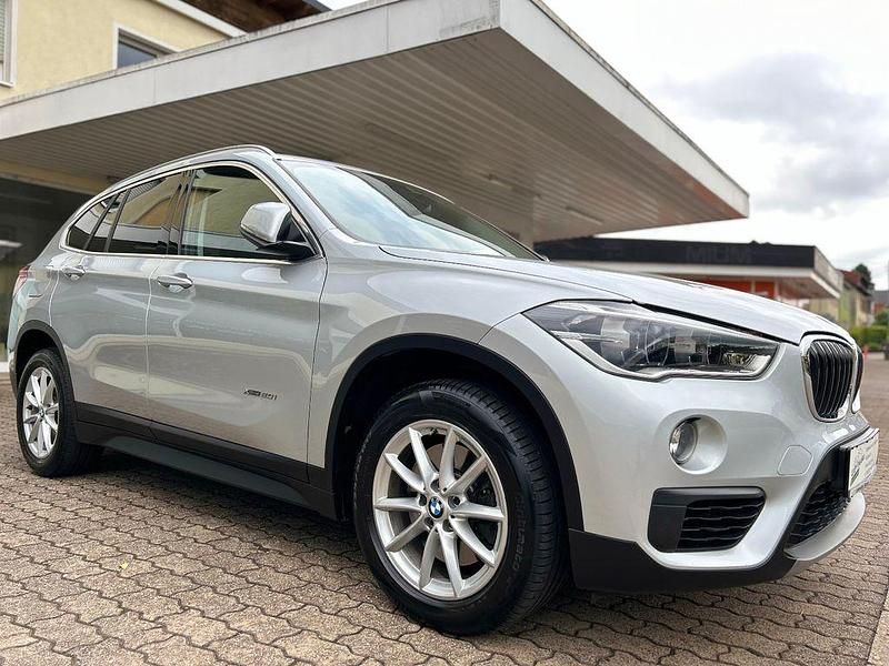 Silber Gebraucht 2016 BMW X1 Advantage SUV | 18.890 € (Etwas zu teuer) - Bild 1/4