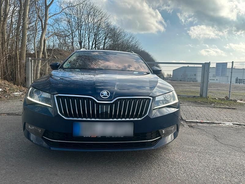 Gebraucht Skoda Superb 150 PS (110 kW) 2016 Blau Kombi