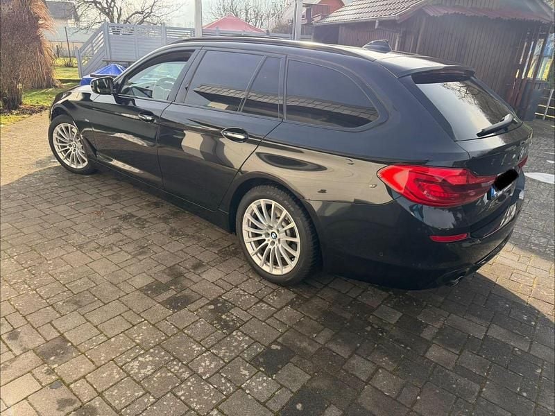 Gebraucht BMW 530 Sport Line 265 PS (194 kW) 2017 Schwarz Kombi