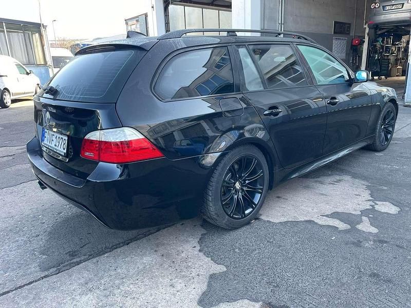 Gebraucht BMW 520 177 PS (130 kW) 2007 Schwarz Kombi