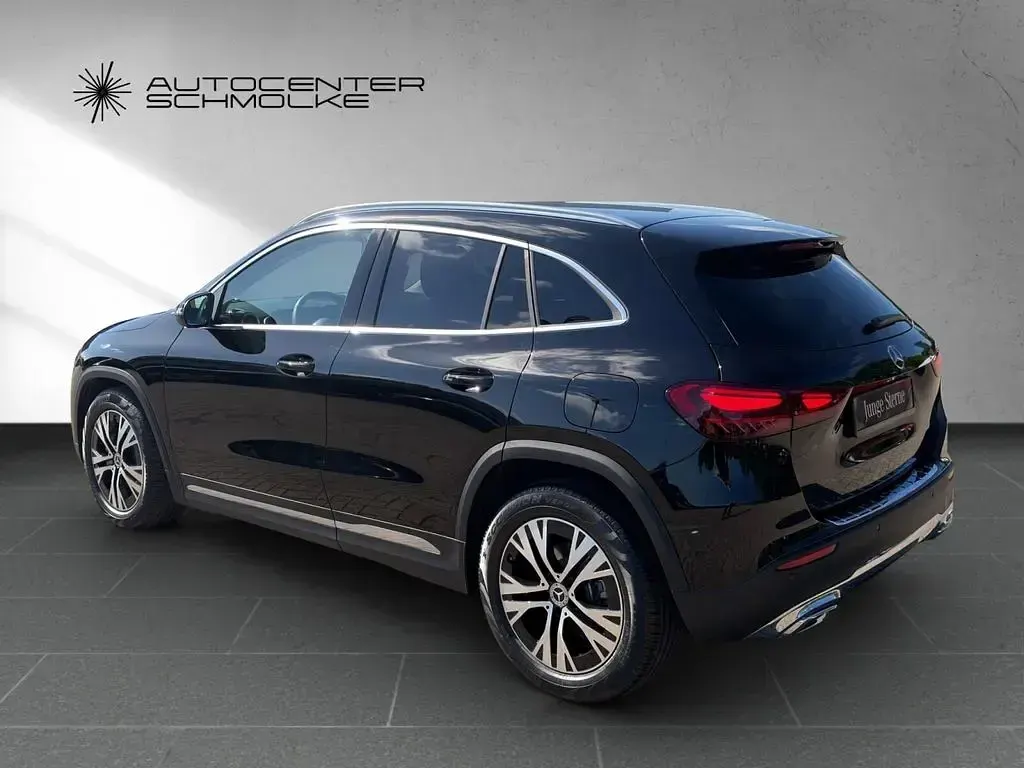 Gebraucht Mercedes GLA180 Advanced 136 PS (100 kW) 2025 Unilack nachtschwarz SUV