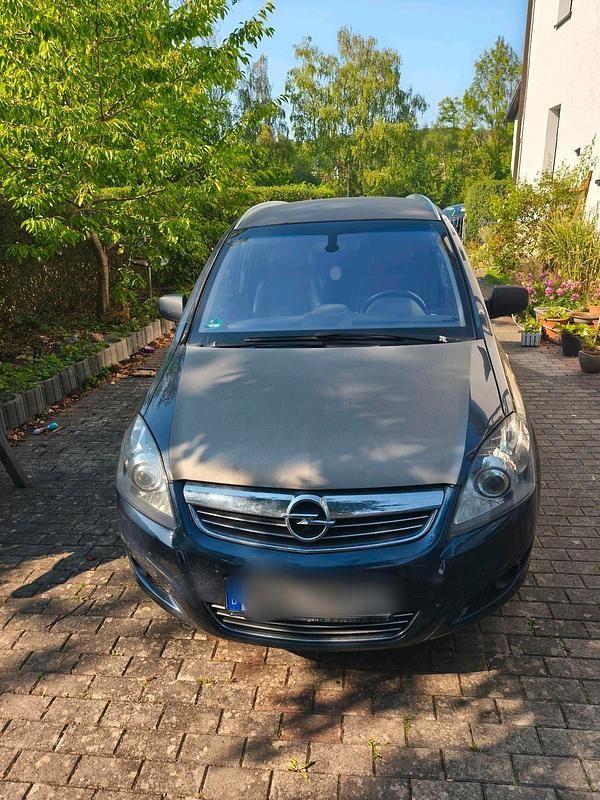 Grau Gebraucht 2011 Opel Zafira Van / Kleinbus | 2.000 € (Superpreis) - Bild 1/4