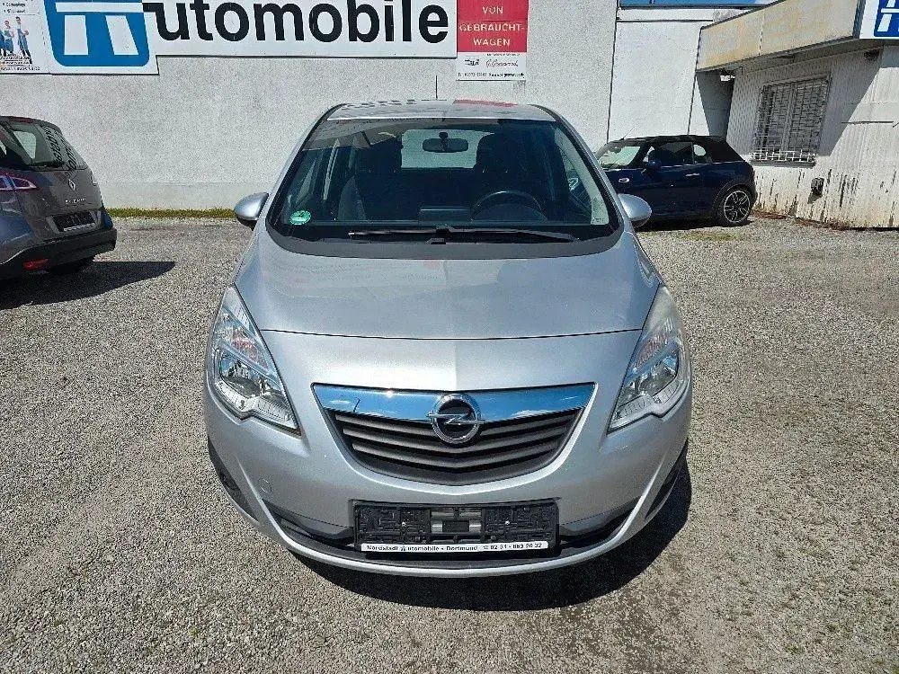 Używany Opel Meriva Design Edition 101 KM (74 kW) 2011 Srebrny Minivan