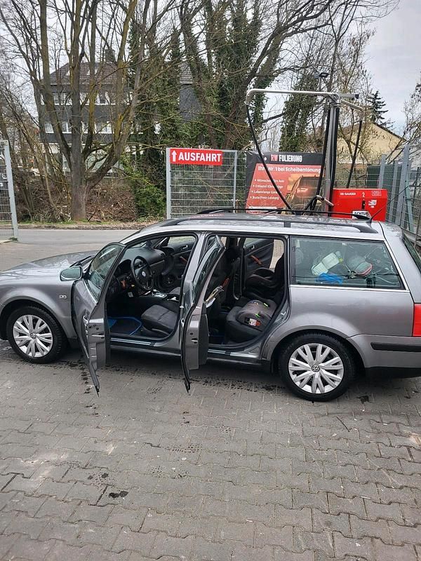 Gebraucht VW Passat 131 PS (96 kW) 2002 Grau Kombi