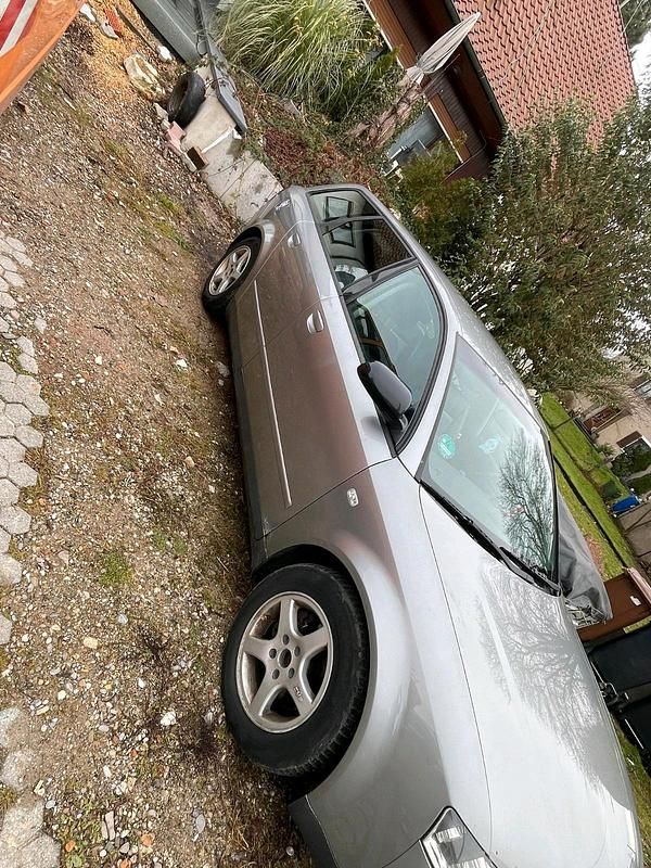 Grau Gebraucht 2002 Audi A4 Kombi | 1.950 € (Guter Preis) - Bild 1/4