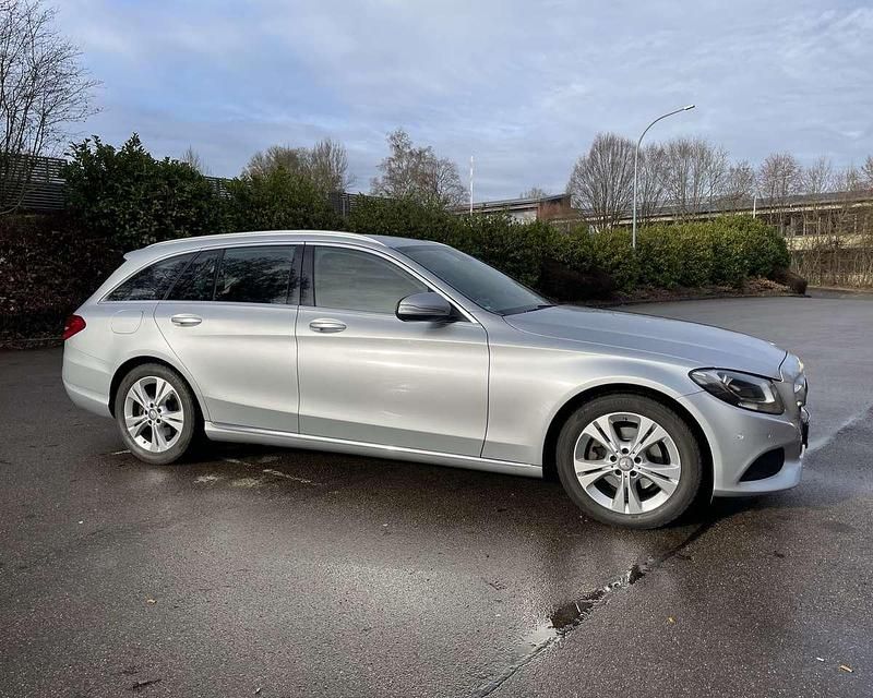 Gebraucht Mercedes C220 Avantgarde 170 PS (125 kW) 2015 Silber Kombi