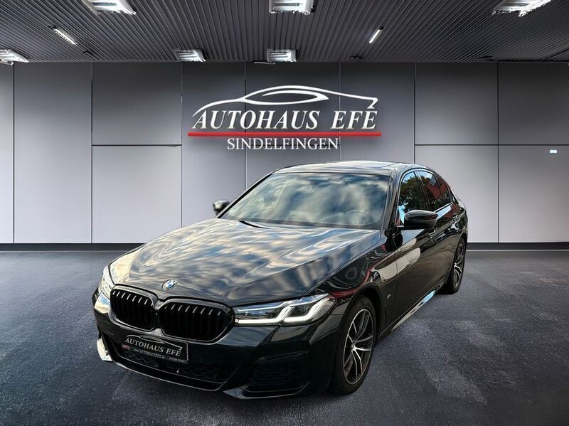 Black sapphire metallic Gebraucht 2021 BMW 530 Shadowline Limousine | 49.999 € - Bild 1/4
