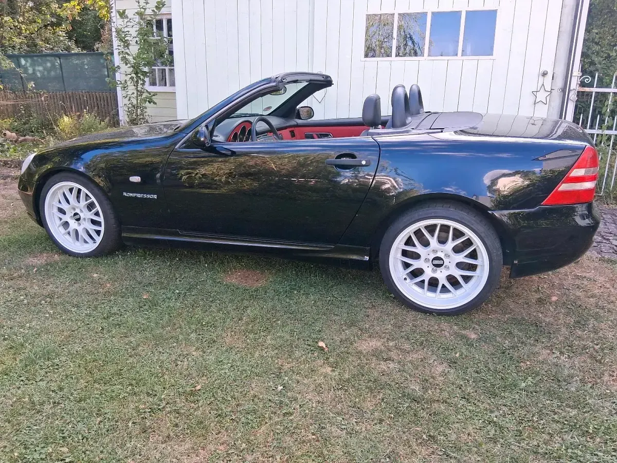 Gebraucht Mercedes SLK230 AMG 193 PS (141 kW) 1997 Schwarz Cabrio