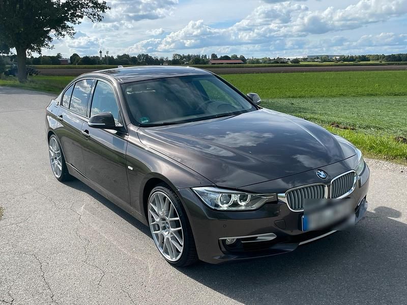 Braun Gebraucht 2012 BMW 335 Limousine | 15.400 € (Fairer Preis) - Bild 1/4