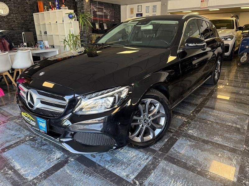 Gebraucht Mercedes C180 156 PS (114 kW) 2017 Schwarz Limousine