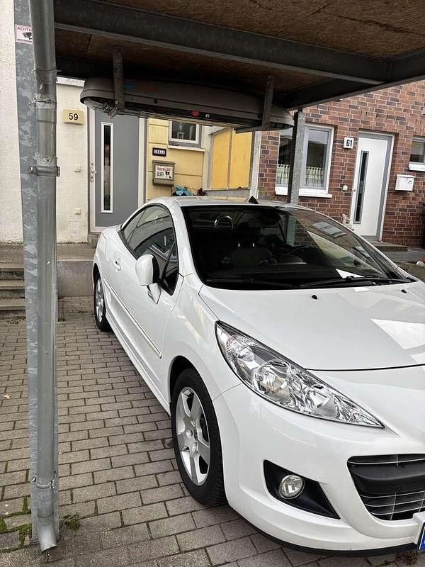 Gebraucht Peugeot 207 CC Premium 120 PS (88 kW) 2010 Weiß Cabrio