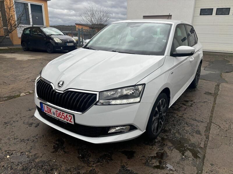 Weiß Gebraucht 2020 Skoda Fabia Kleinwagen | 11.000 € (Fairer Preis) - Bild 1/4