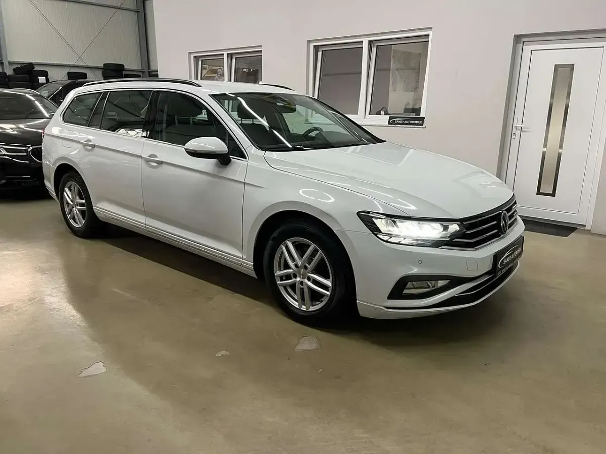 Gebraucht VW Passat Business 150 PS (110 kW) 2023 Weiß Kombi