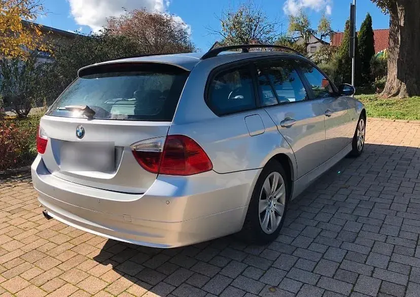 Gebraucht BMW 318 143 PS (105 kW) 2008 Silber Kombi
