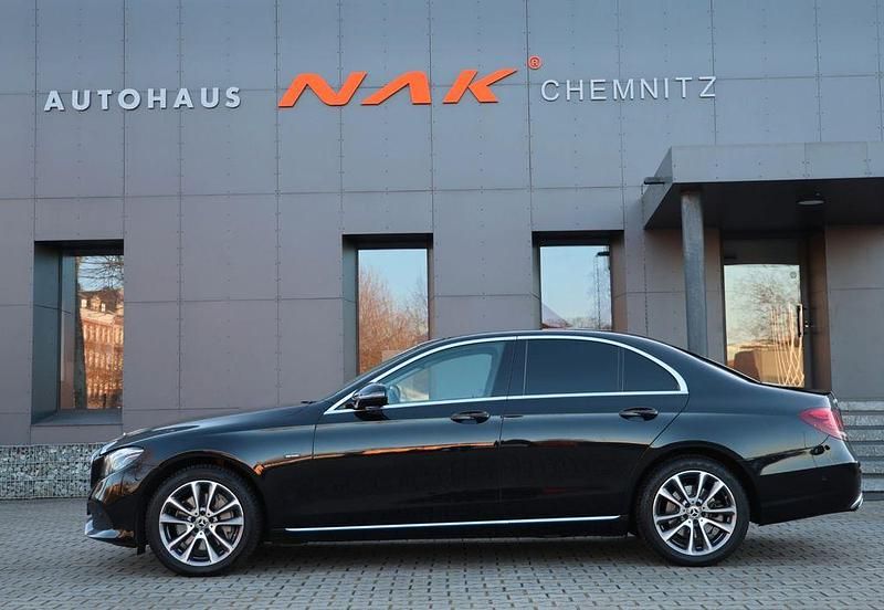 Second-hand Mercedes E300 320 CP (235 kW) 2019 Negru Berlinǎ