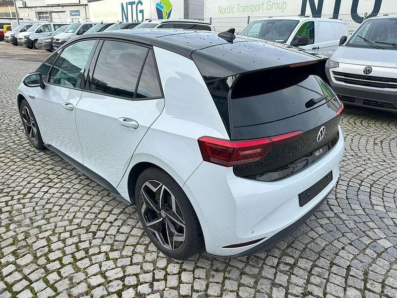Gebraucht VW ID.3 Pro Performance 150 kW (204 PS) 2021 Weiß / schwarz Kleinwagen