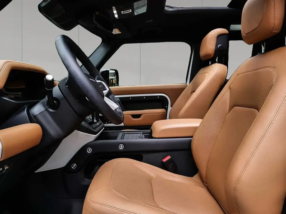 Gebraucht Land Rover Defender SE 252 PS (185 kW) 2024 Fuji white SUV