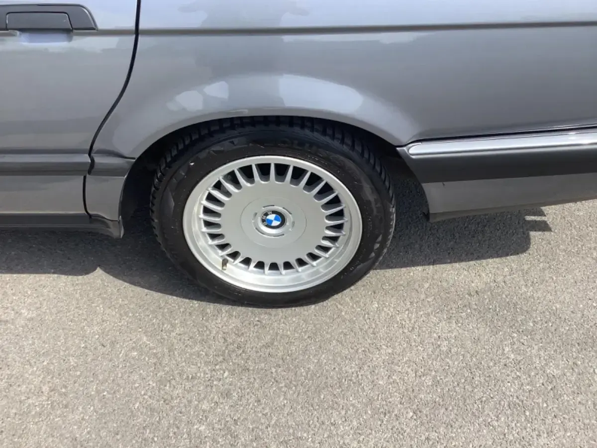 Gebraucht BMW 730 Shadowline 188 PS (138 kW) 1991 Grau Limousine