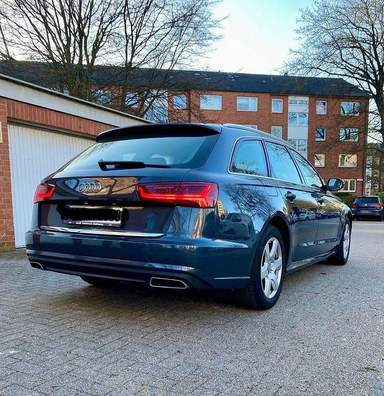 Gebraucht Audi A6 Ambiente 190 PS (139 kW) 2016 Blau Kombi