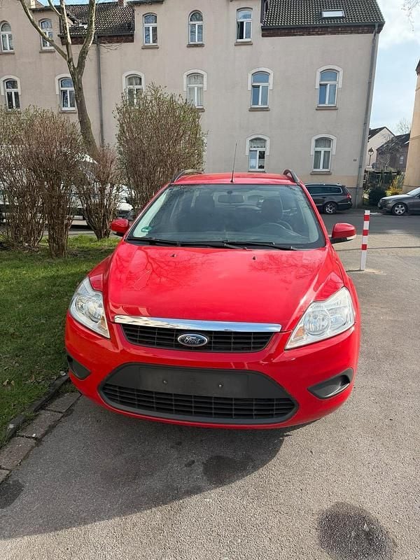 Gebraucht Ford Focus 109 PS (80 kW) 2009 Rot Kombi