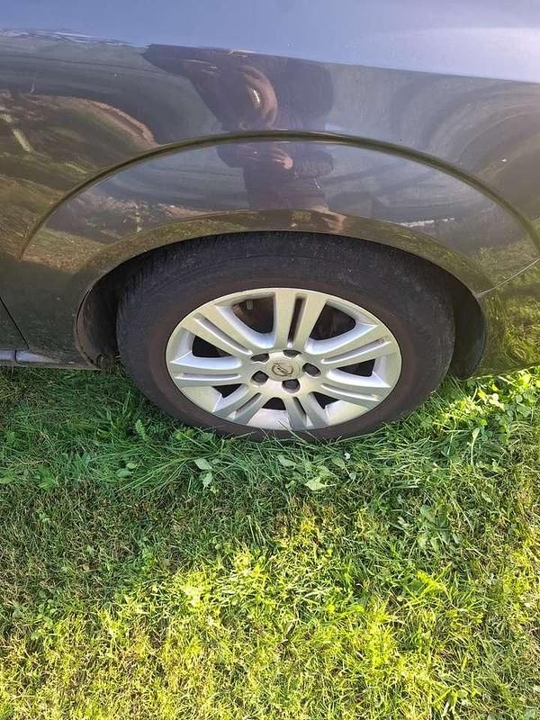 Grau Gebraucht 2010 Opel Zafira Selection Kombi | 3.500 € (Fairer Preis) - Bild 1/4