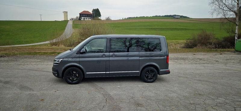 Second-hand VW Multivan 204 CP (150 kW) 2021 Gri Monovolum