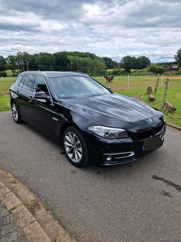 Schwarz Gebraucht 2013 BMW 520 Kombi | 8.500 € (Superpreis) - Bild 1/4