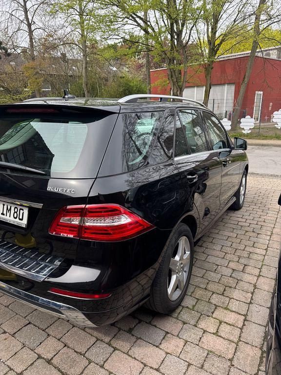 Gebraucht Mercedes ML350 258 PS (189 kW) 2014 Schwarz SUV