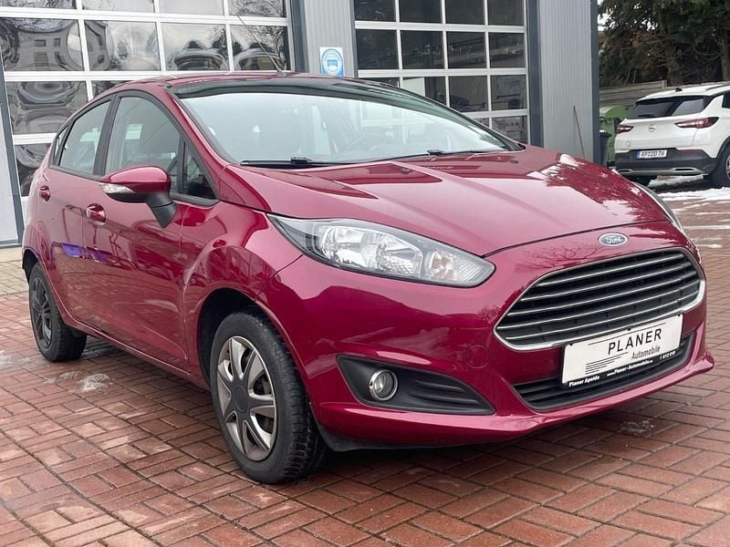 Violet Gebraucht 2014 Ford Fiesta Trend Kleinwagen | 6.990 € (Fairer Preis) - Bild 1/4