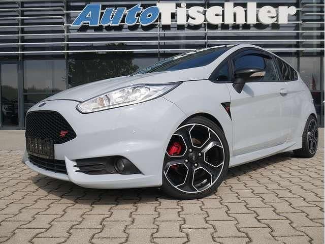 Asphaltgrau Gebraucht 2016 Ford Fiesta ST200 Kleinwagen | 9.950 € (Fairer Preis) - Bild 1/4