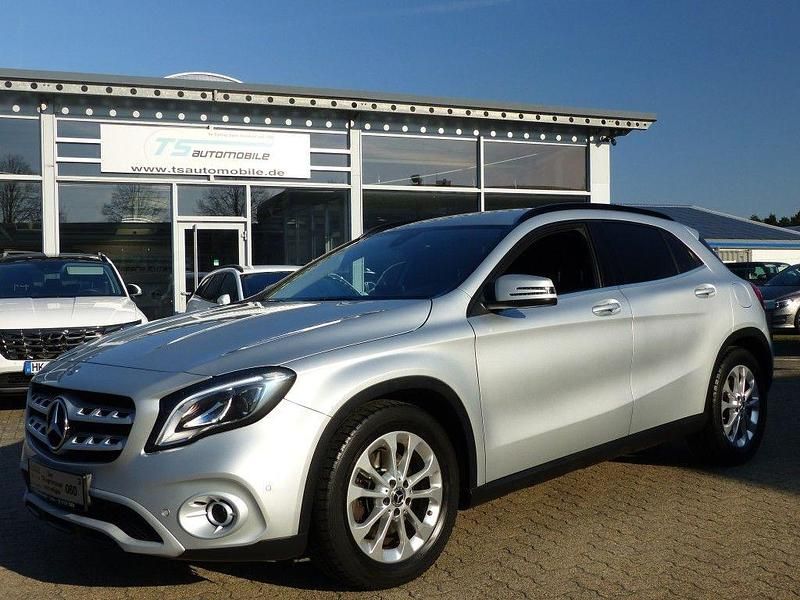 Gebraucht Mercedes GLA250 Style 211 PS (155 kW) 2018 Silber SUV