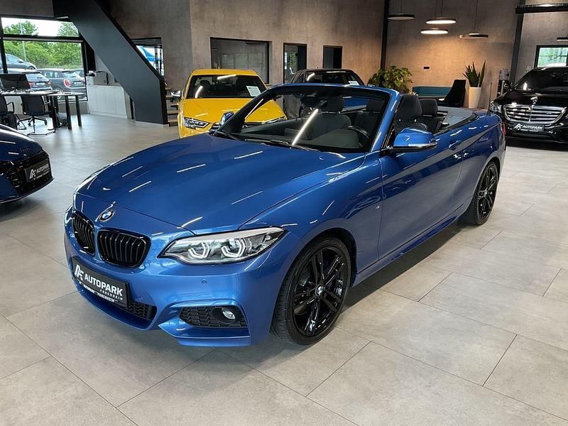 Estorilblau 2 metallic Gebraucht 2020 BMW 220 M Sport Cabrio | 30.980 € (Teuer) - Bild 1/4
