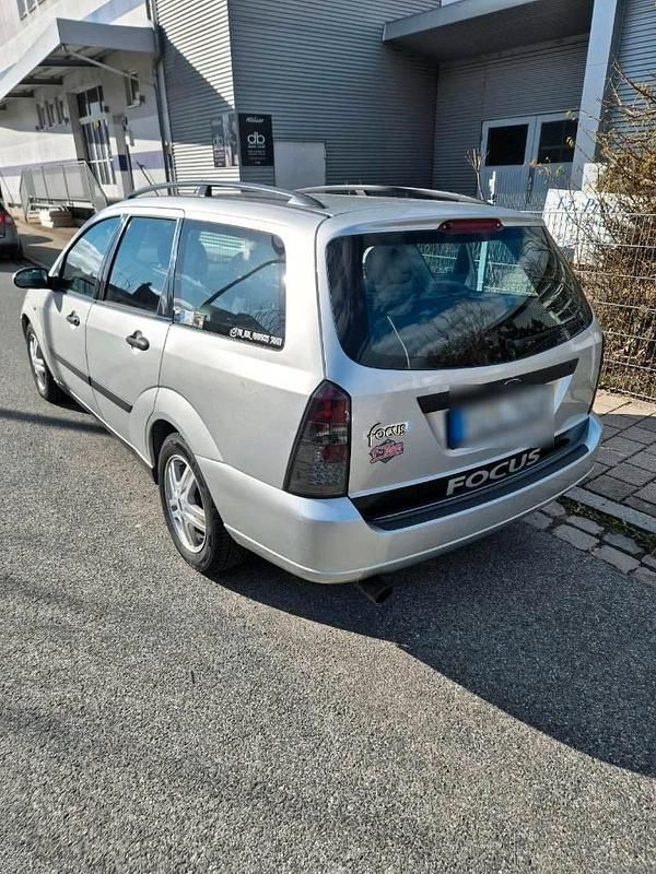 Second-hand Ford Focus 101 CP (74 kW) 2003 Argintiu Break