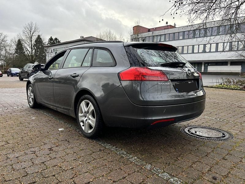 Gebraucht Opel Insignia 131 PS (96 kW) 2011 Grau Kombi