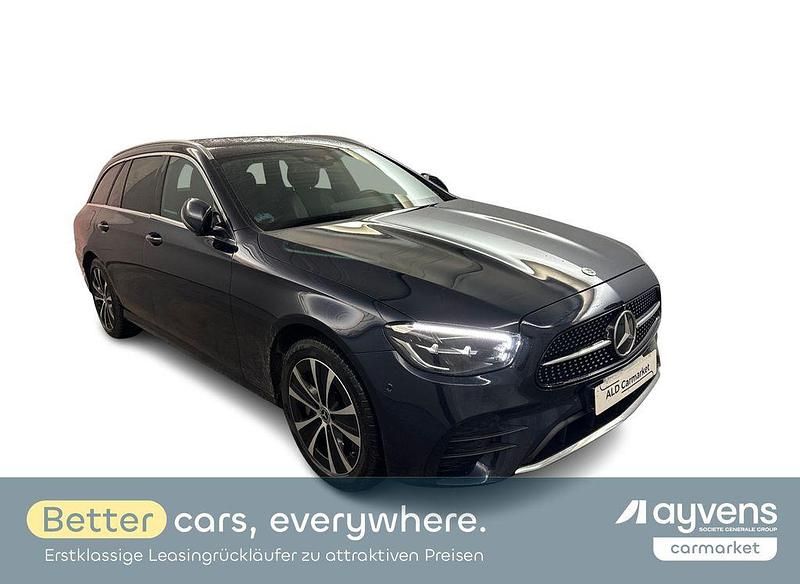 Gebraucht Mercedes E300 AMG line 194 PS (142 kW) 2022 Nautikblau  metalliclack Limousine
