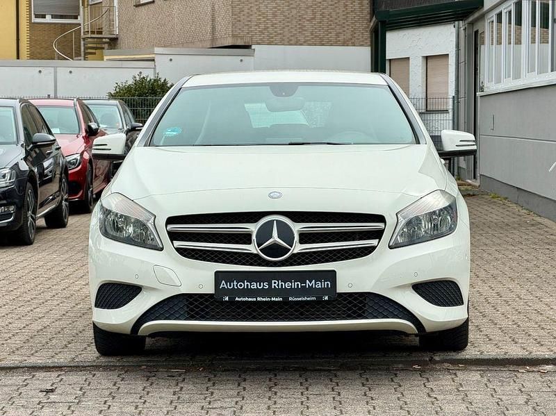 Gebraucht Mercedes A200 Style 156 PS (114 kW) 2012 Weiß Limousine