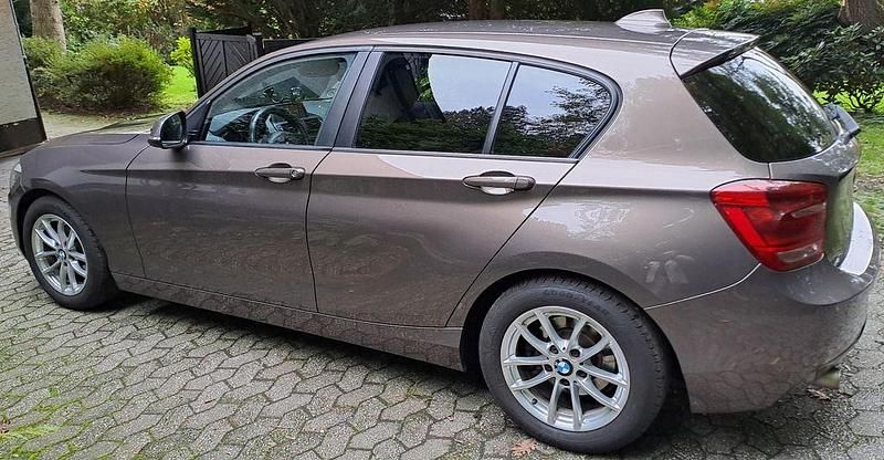 Braun Gebraucht 2013 BMW 116 Efficient Dynamics Kleinwagen | 6.500 € (Guter Preis) - Bild 1/4