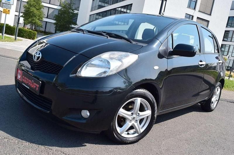 Schwarz Gebraucht 2011 Toyota Yaris Life Kleinwagen | 5.900 € (Fairer Preis) - Bild 1/4
